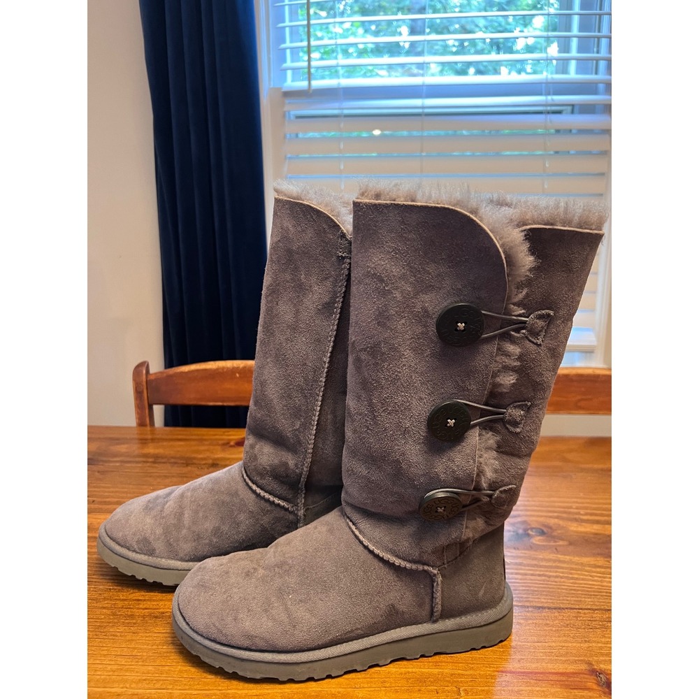 UGG Bailey Button Triplet Boots Women Size 8 Grey Tall Suede Sheepskin EUC